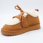 ⁦حذاء بأربطة مبطن فرو بنعل عريض للنساء لون عسلي⁩ - الصورة ⁦6⁩