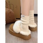 حذاء مبطن فرو بنعل عريض للنساء لون عسلي