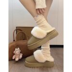 حذاء مبطن فرو بنعل عريض للنساء لون بيج