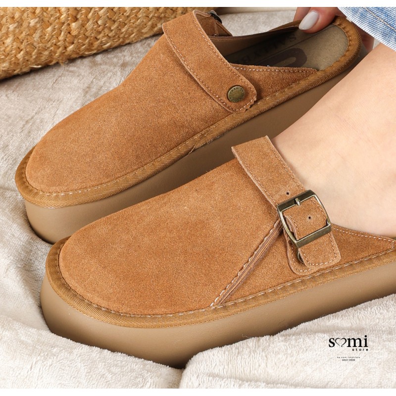 ⁦حذاء شمواه بتصميم حزام أمامي للنساء لون عسلي⁩ - الصورة ⁦1⁩