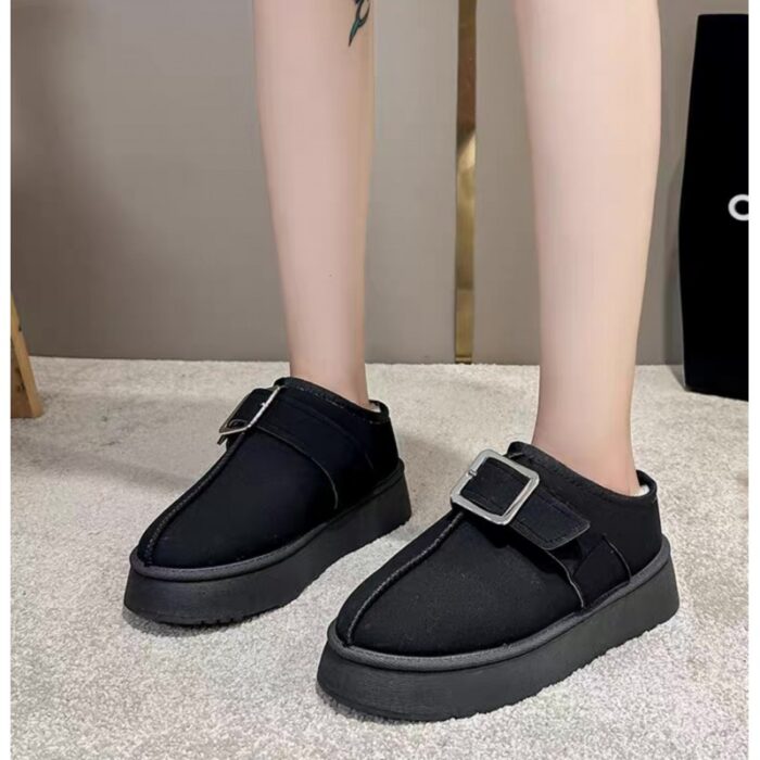 ⁦حذاء شمواه بتصميم حزام للنساء لون أسود⁩ - الصورة ⁦4⁩