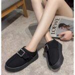 ⁦حذاء شمواه بتصميم حزام للنساء لون أسود⁩ - الصورة ⁦5⁩