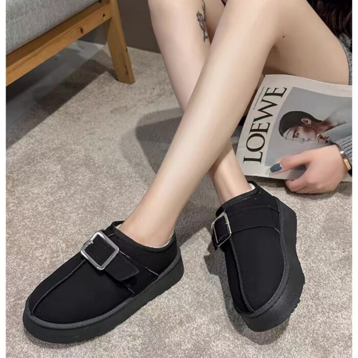 ⁦حذاء شمواه بتصميم حزام للنساء لون أسود⁩ - الصورة ⁦5⁩