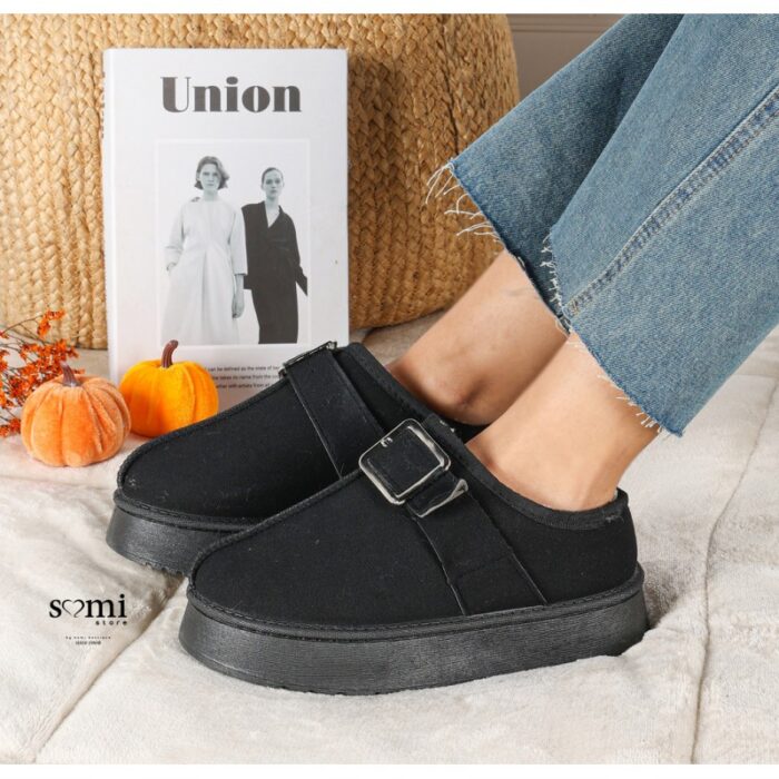 ⁦حذاء شمواه بتصميم حزام للنساء لون أسود⁩ - الصورة ⁦7⁩