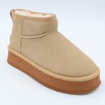 حذاء مبطن فرو بنعل عريض للنساء لون بيج