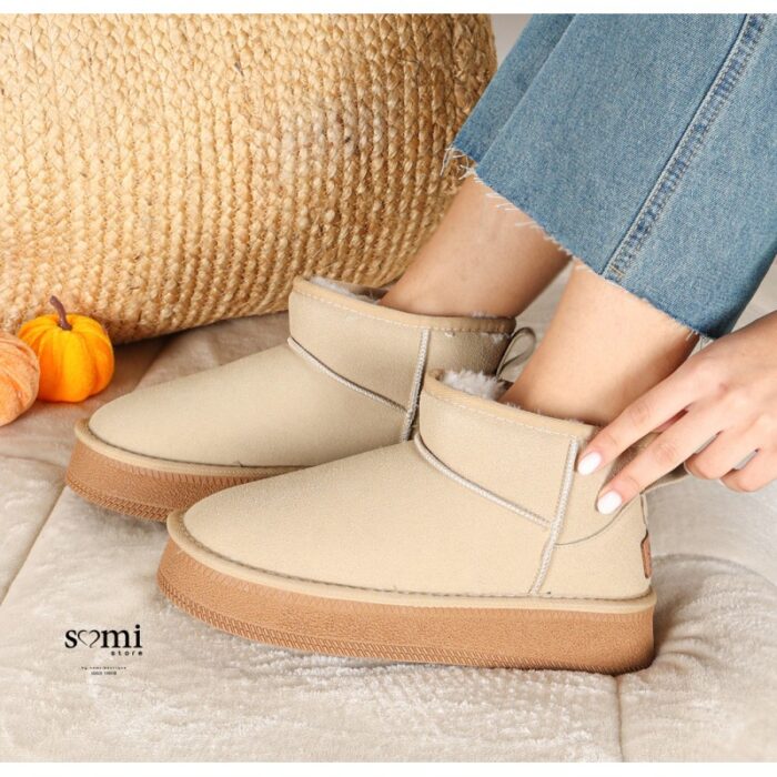 ⁦حذاء مبطن فرو بنعل عريض للنساء لون بيج⁩ - الصورة ⁦8⁩