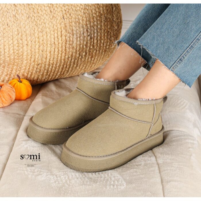 ⁦حذاء مبطن فرو بنعل عريض للنساء لون زيتي⁩ - الصورة ⁦6⁩