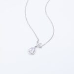 ⁦سلسال فضي بتصميم دمعة زركون أبيض⁩ - الصورة ⁦3⁩