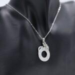 ⁦سلسال فضي بتصميم قل مع سورة الفلق لون أبيض⁩ - الصورة ⁦2⁩