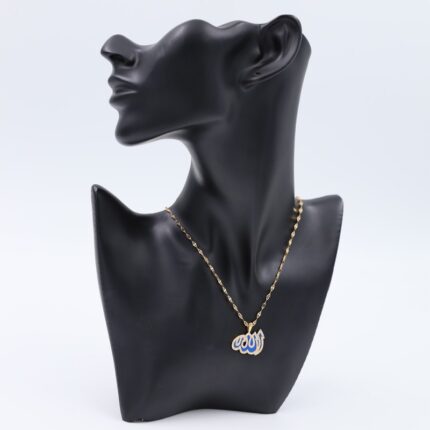 سلسال ذهبي بتصميم لفظ الجلالة الله لون أزرق