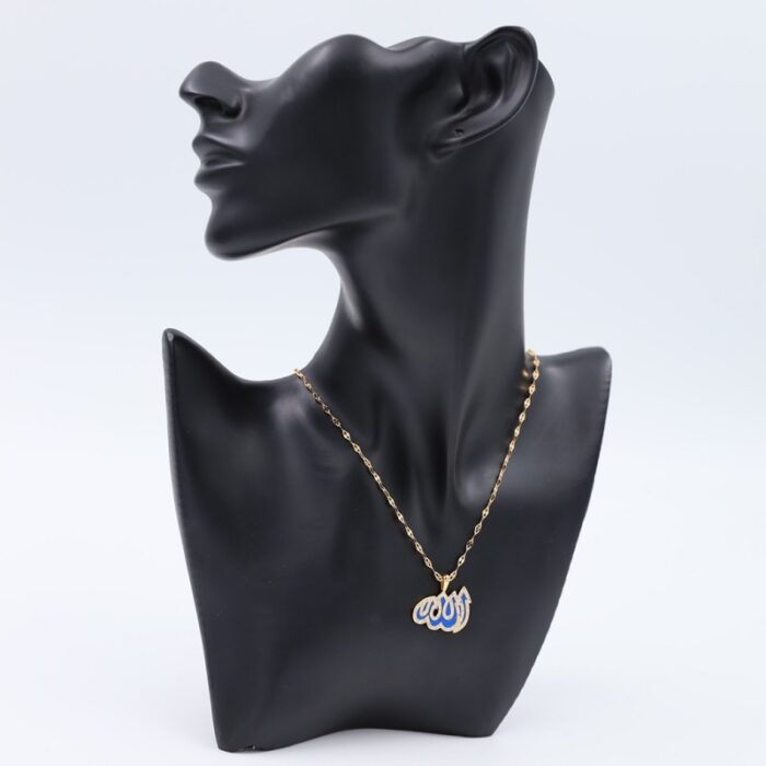 ⁦سلسال ذهبي بتصميم لفظ الجلالة الله لون أزرق⁩ - الصورة ⁦1⁩