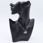 سلسال فضي بتصميم لفظ الجلالة لون أزرق