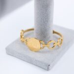 سوار ذهبي بتصميم ليرة