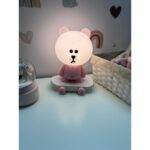 ⁦مصباح ديكور لغرف ومكتبة الأطفال LED على شكل دب لون زهري⁩ - الصورة ⁦4⁩