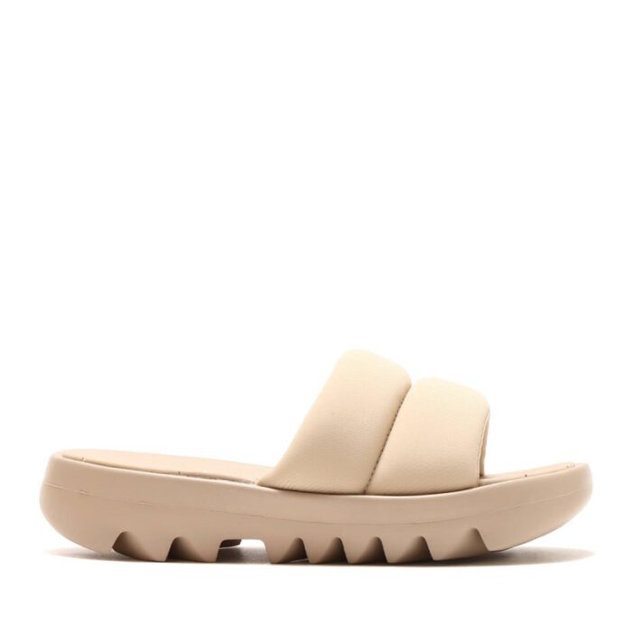 ⁦Reebok Womens' Cardi B Slide - حذاء ريبوك كاردي بي للنساء لون بيج⁩ - الصورة ⁦3⁩