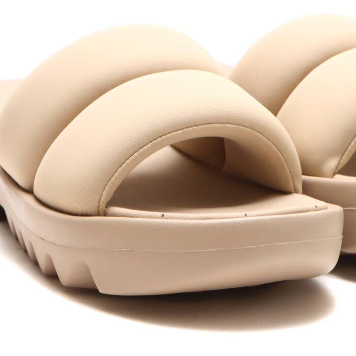 ⁦Reebok Womens' Cardi B Slide - حذاء ريبوك كاردي بي للنساء لون بيج⁩ - الصورة ⁦8⁩