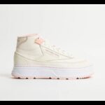 ⁦Reebok Womens' Club C Geo Mid Shoes - حذاء ريبوك كلوب سي جيو ميد للنساء لون طحيني⁩ - الصورة ⁦4⁩