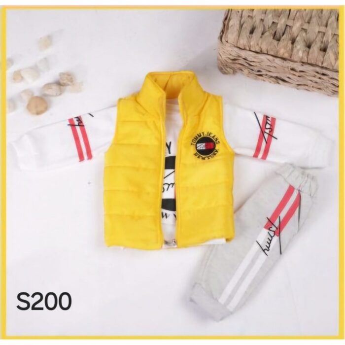 1033754914_67dc7de9cab30 طقم فيست ولادي 3 قطع لون أصفر - الصورة 1