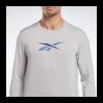 ⁦Reebok Men Activchill Long-Sleeve Top Athlete Sweatshirt- Grey⁩ - الصورة ⁦3⁩