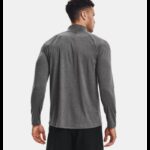 ⁦Under Armour Men's Tech™ ½ Zip Long Sleeve تيشيرت اندر ارمور بأكمام طويلة للرجال لون رمادي⁩ - الصورة ⁦2⁩