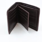 ⁦جزدان جلد للرجال لون أسود 12*9.5 سم⁩ - الصورة ⁦7⁩