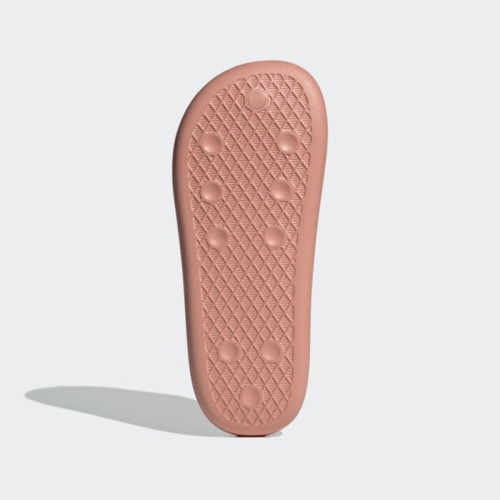 ⁦adidas Adilette Ayoon Slides - Red⁩ - الصورة ⁦4⁩