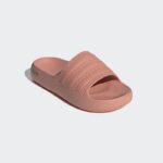 ⁦adidas Adilette Ayoon Slides - Red⁩ - الصورة ⁦6⁩