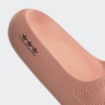 ⁦adidas Adilette Ayoon Slides - Red⁩ - الصورة ⁦8⁩