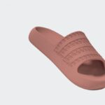 ⁦adidas Adilette Ayoon Slides - Red⁩ - الصورة ⁦14⁩