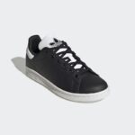 ⁦adidas Kids' Stan Smith Shoes - Black⁩ - الصورة ⁦6⁩