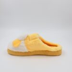 ⁦شبشب شتوي فرو للنساء لون أصفر⁩ - الصورة ⁦4⁩