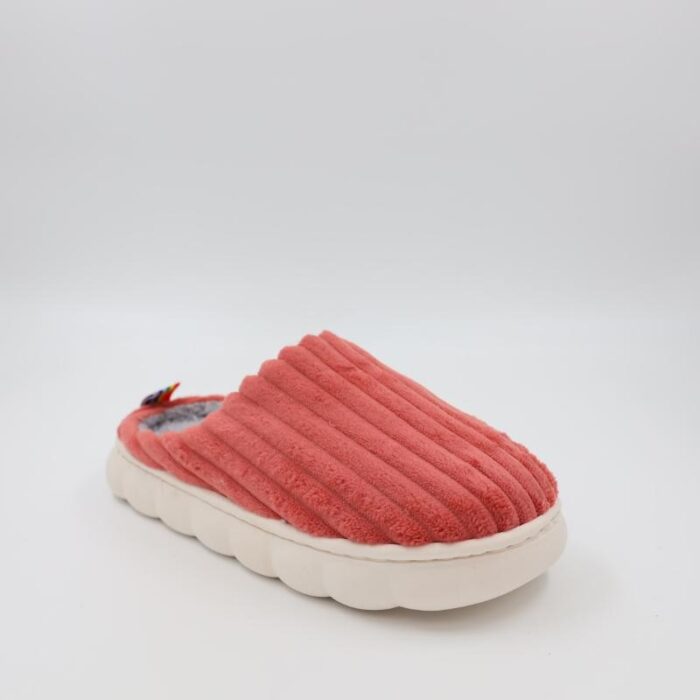 ⁦شبشب شتوي فرو للنساء لون كرميدي⁩ - الصورة ⁦2⁩