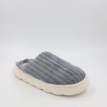 ⁦شبشب شتوي فرو للجنسين لون رمادي⁩ - الصورة ⁦2⁩