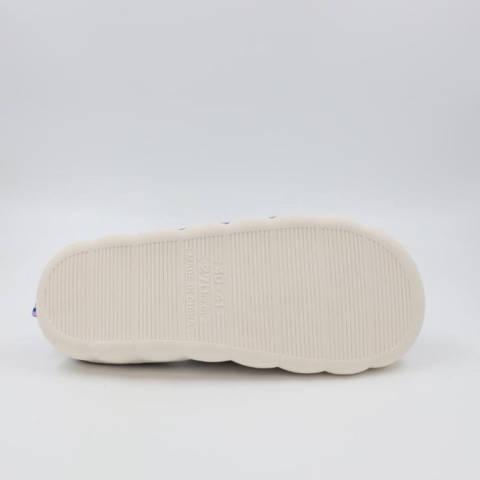 ⁦شبشب شتوي فرو للجنسين لون رمادي⁩ - الصورة ⁦5⁩