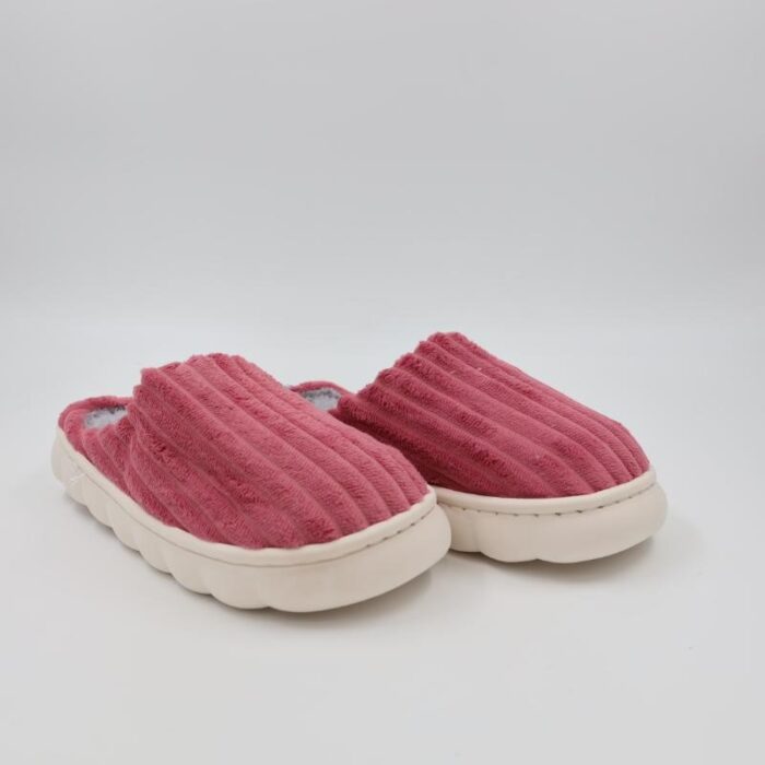 1033755627_67dc836a63a58 شبشب شتوي فرو للنساء لون زهري غامق - الصورة 1