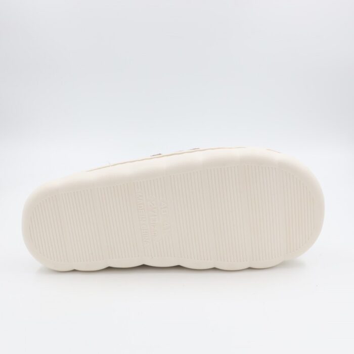 ⁦شبشب شتوي فرو للجنسين لون بني⁩ - الصورة ⁦3⁩