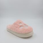 ⁦شبشب شتوي فرو للنساء لون زهري⁩ - الصورة ⁦2⁩