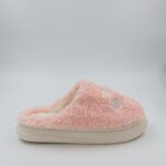 ⁦شبشب شتوي فرو للنساء لون زهري⁩ - الصورة ⁦3⁩