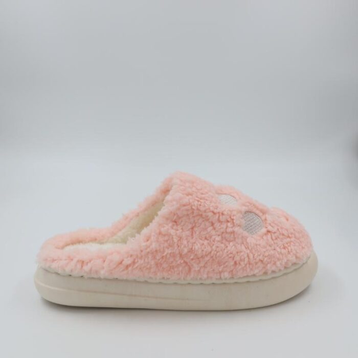 ⁦شبشب شتوي فرو للنساء لون زهري⁩ - الصورة ⁦3⁩