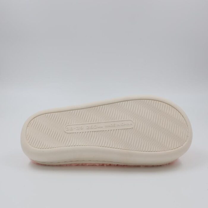 ⁦شبشب شتوي فرو للنساء لون زهري⁩ - الصورة ⁦5⁩