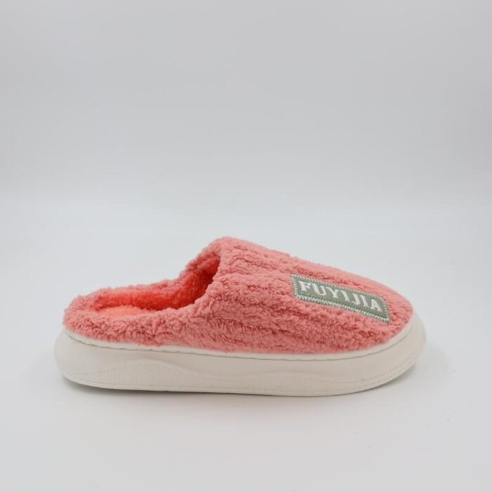 ⁦شبشب شتوي فرو مخطط للنساء لون زهري⁩ - الصورة ⁦3⁩