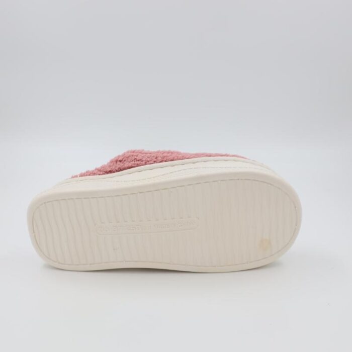 ⁦شبشب شتوي فرو مخطط للنساء لون زهري⁩ - الصورة ⁦6⁩