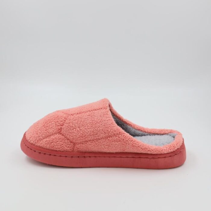 ⁦شبشب شتوي فرو مخطط للنساء لون زهري⁩ - الصورة ⁦4⁩