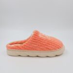 ⁦شبشب شتوي فرو للنساء لون برتقالي⁩ - الصورة ⁦3⁩