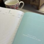 ⁦اجنده 2025 جلد ساده من الاديب لون عسلي مقاس 18*25⁩ - الصورة ⁦3⁩