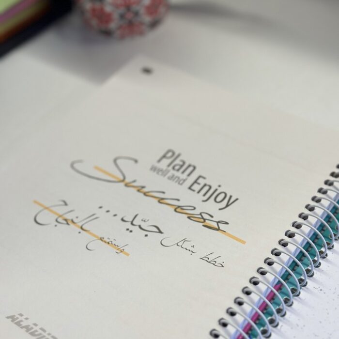 ⁦بلانر سلك من الاديب بتصميم ورود لون ازرق فاتح مقاس 20*17⁩ - الصورة ⁦2⁩