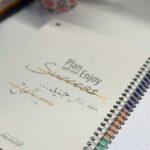 ⁦بلانر سلك من الاديب لون بنفسجي مقاس 20*17⁩ - الصورة ⁦2⁩