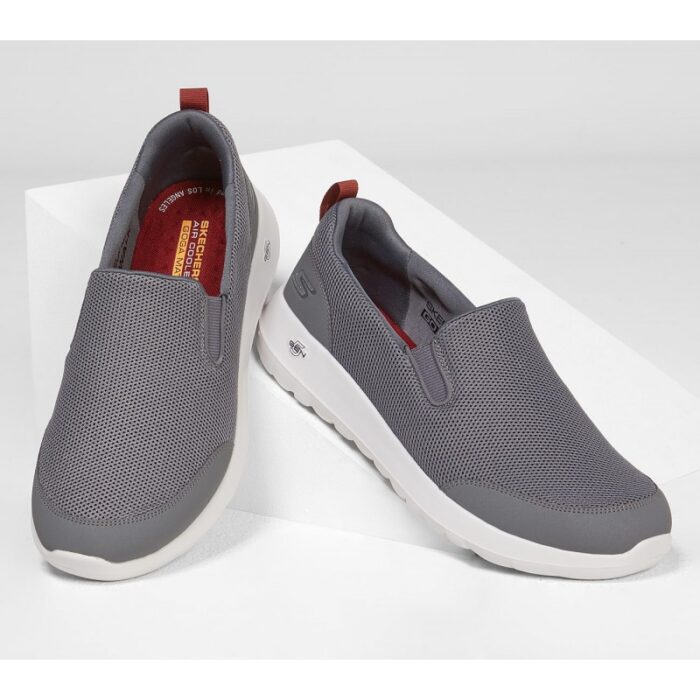 ⁦حذاء سكيتشرز جو ووك ماكس للرجال لون رمادي ونعل أبيض- Skechers Men's GOwalk Max - Clinched Shoes⁩ - الصورة ⁦4⁩