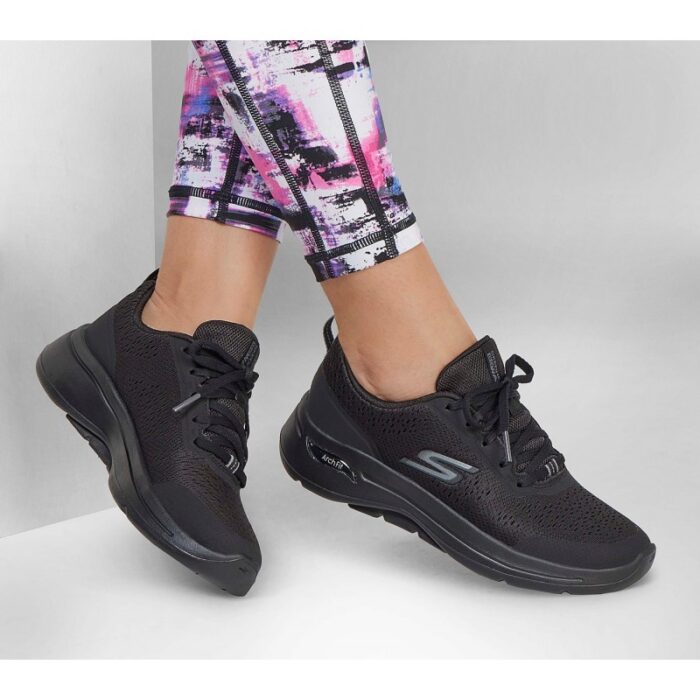⁦حذاء سكيتشرز جو ووك ارتش فيت للنساء لون أسود- Skechers Women's GOwalk Arch Fit Shoes⁩ - الصورة ⁦5⁩