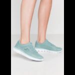 ⁦Skechers Women's Summits - Quick Lapse Shoes حذاء سكيتشرز سوميتس كويك لابس للنساء لون أخضر فاتح ونعل أبيض⁩ - الصورة ⁦5⁩
